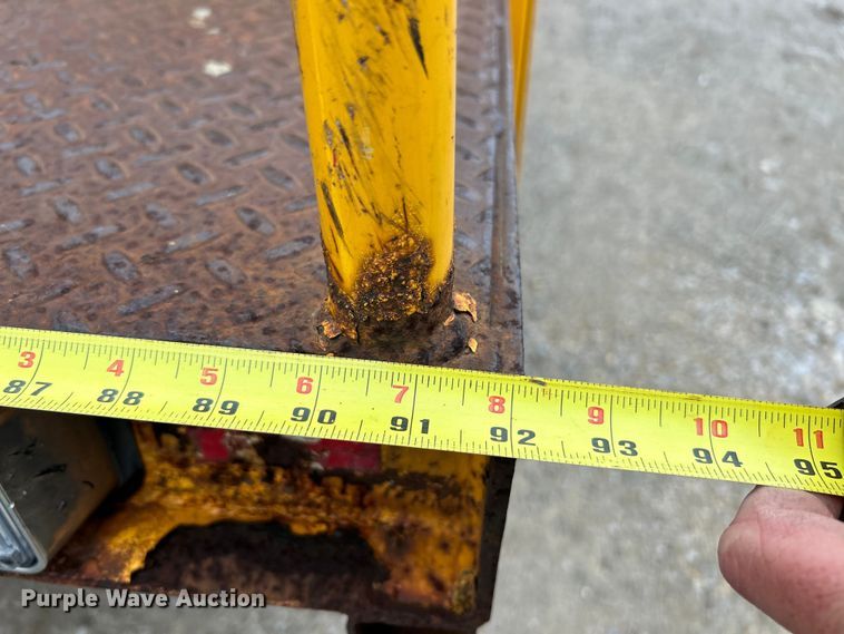 image for item EK4210 2011 Ford F550 Super Duty XL  bucket truck