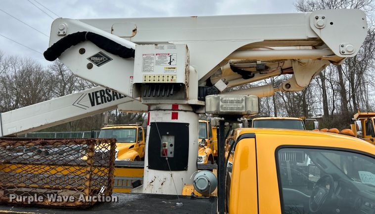 image for item EK4210 2011 Ford F550 Super Duty XL  bucket truck