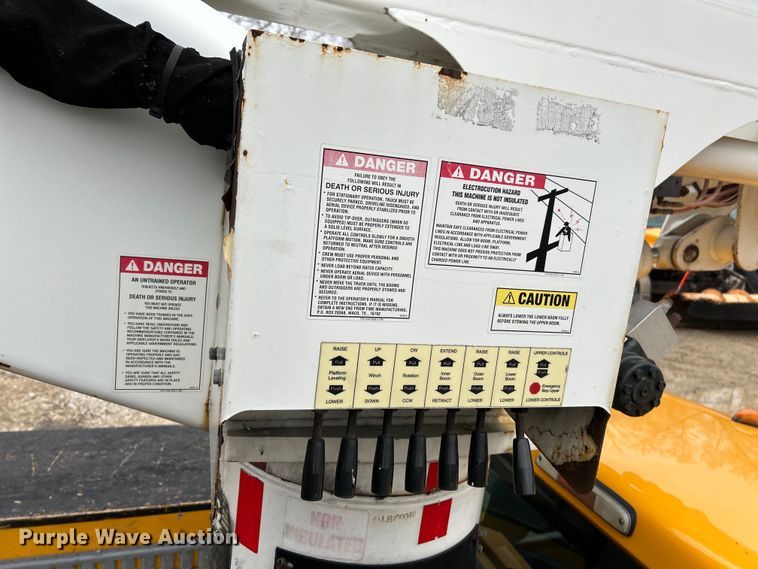 image for item EK4210 2011 Ford F550 Super Duty XL  bucket truck