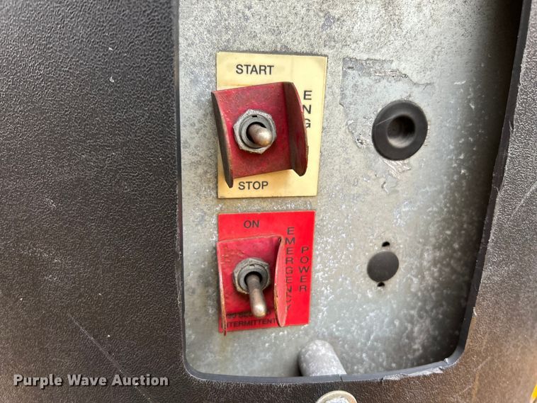 image for item EK4210 2011 Ford F550 Super Duty XL  bucket truck