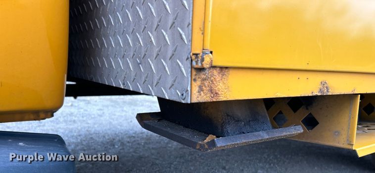 image for item EK4210 2011 Ford F550 Super Duty XL  bucket truck