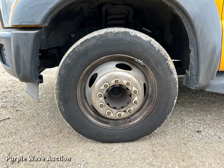 image for item EK4210 2011 Ford F550 Super Duty XL  bucket truck