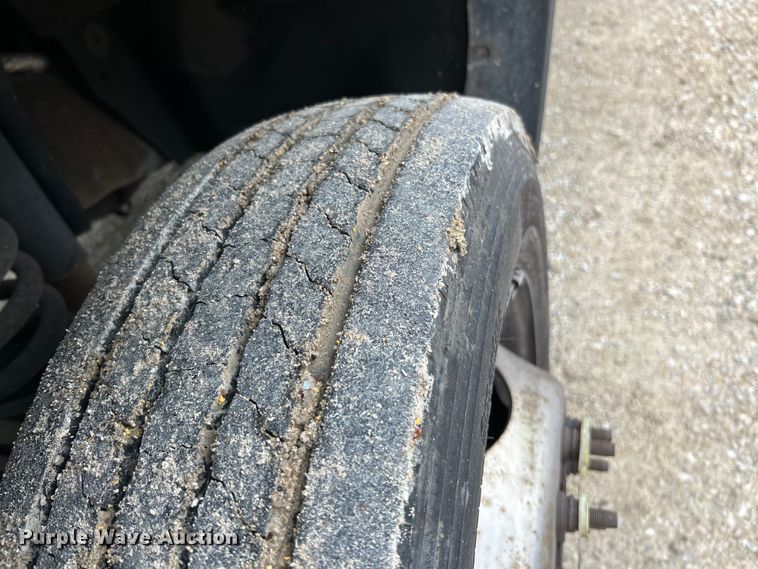 image for item EK4210 2011 Ford F550 Super Duty XL  bucket truck