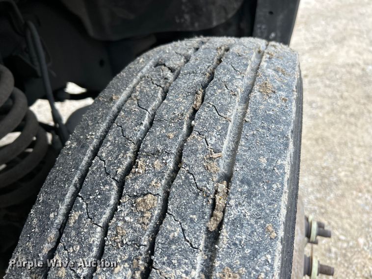 image for item EK4210 2011 Ford F550 Super Duty XL  bucket truck