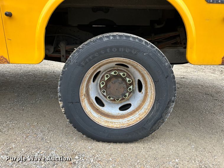 image for item EK4210 2011 Ford F550 Super Duty XL  bucket truck