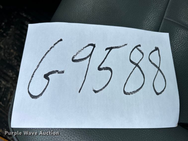 image for item EK4210 2011 Ford F550 Super Duty XL  bucket truck