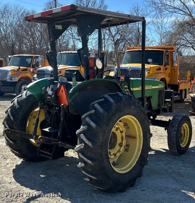 image for item EK4211 2003 John Deere 5220 tractor
