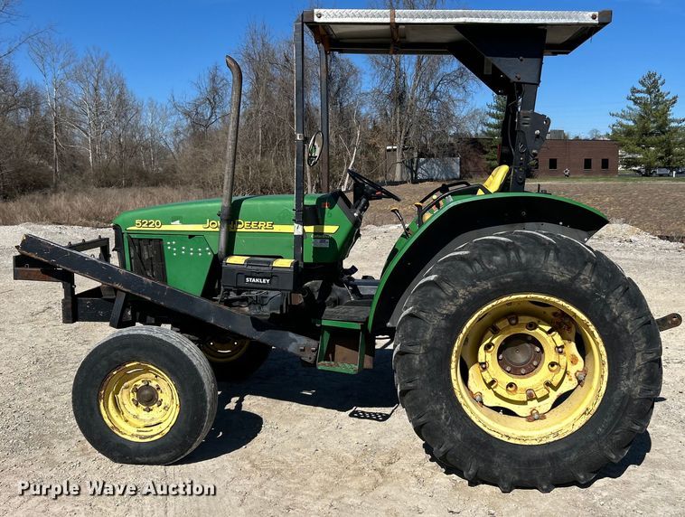 image for item EK4211 2003 John Deere 5220 tractor