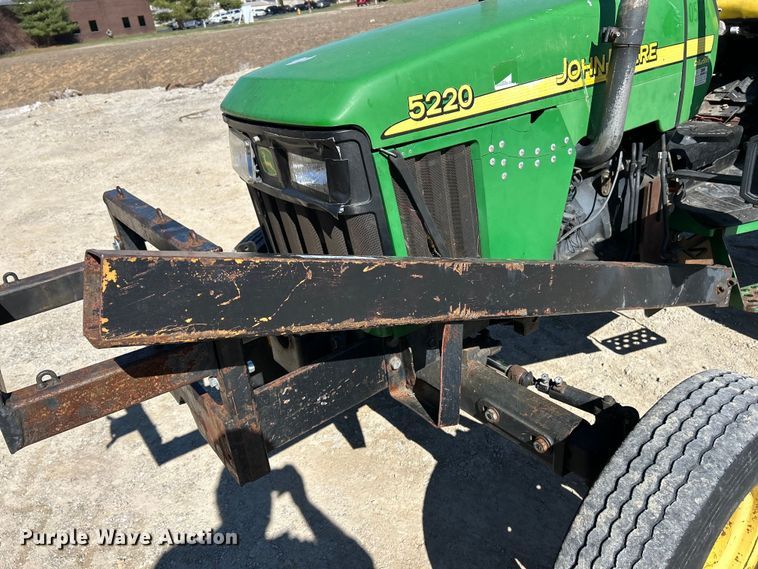 image for item EK4211 2003 John Deere 5220 tractor