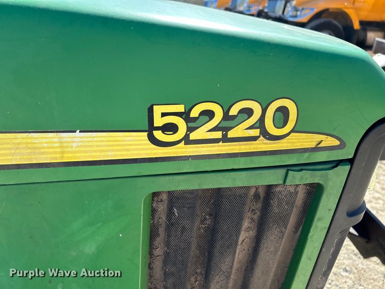 image for item EK4211 2003 John Deere 5220 tractor