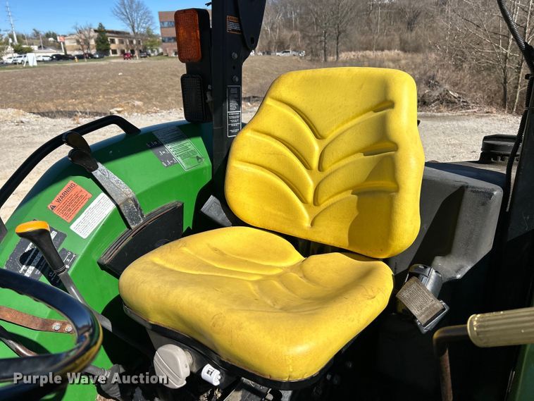 image for item EK4211 2003 John Deere 5220 tractor