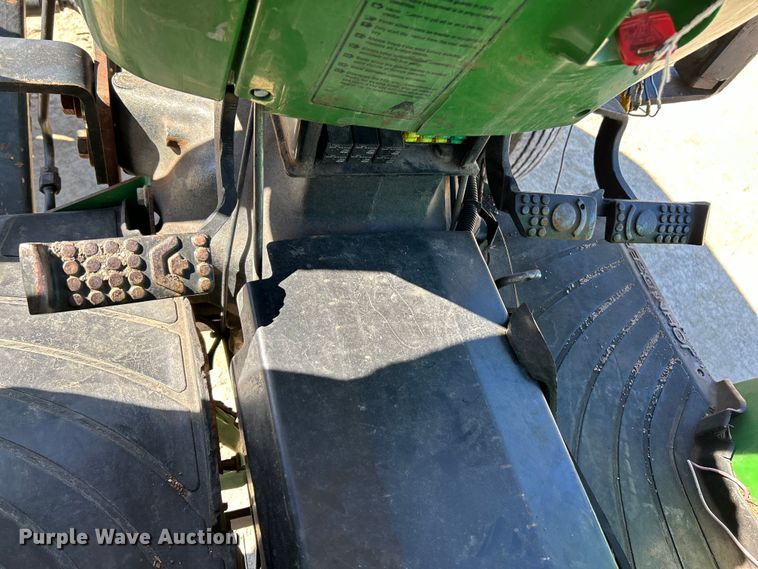 image for item EK4211 2003 John Deere 5220 tractor