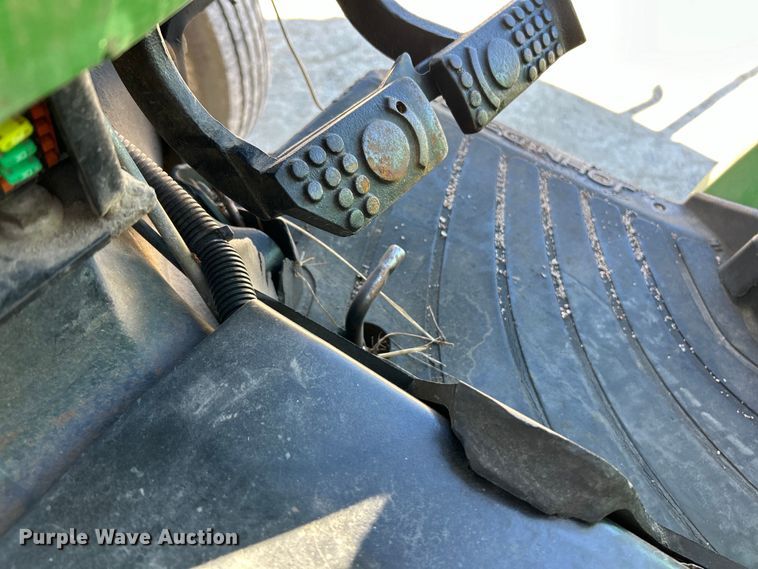 image for item EK4211 2003 John Deere 5220 tractor