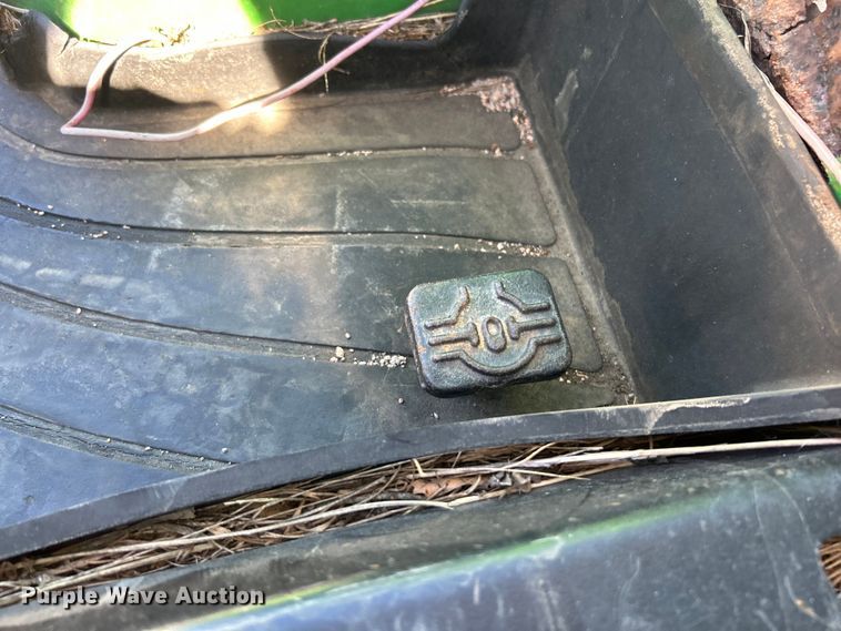 image for item EK4211 2003 John Deere 5220 tractor