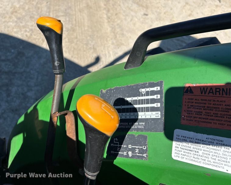 image for item EK4211 2003 John Deere 5220 tractor