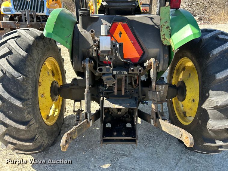 image for item EK4211 2003 John Deere 5220 tractor