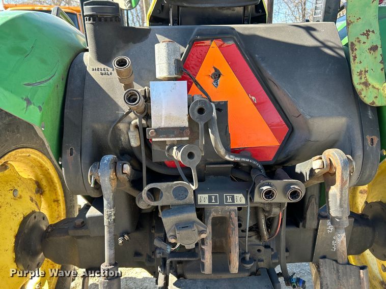 image for item EK4211 2003 John Deere 5220 tractor