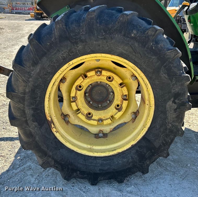 image for item EK4211 2003 John Deere 5220 tractor