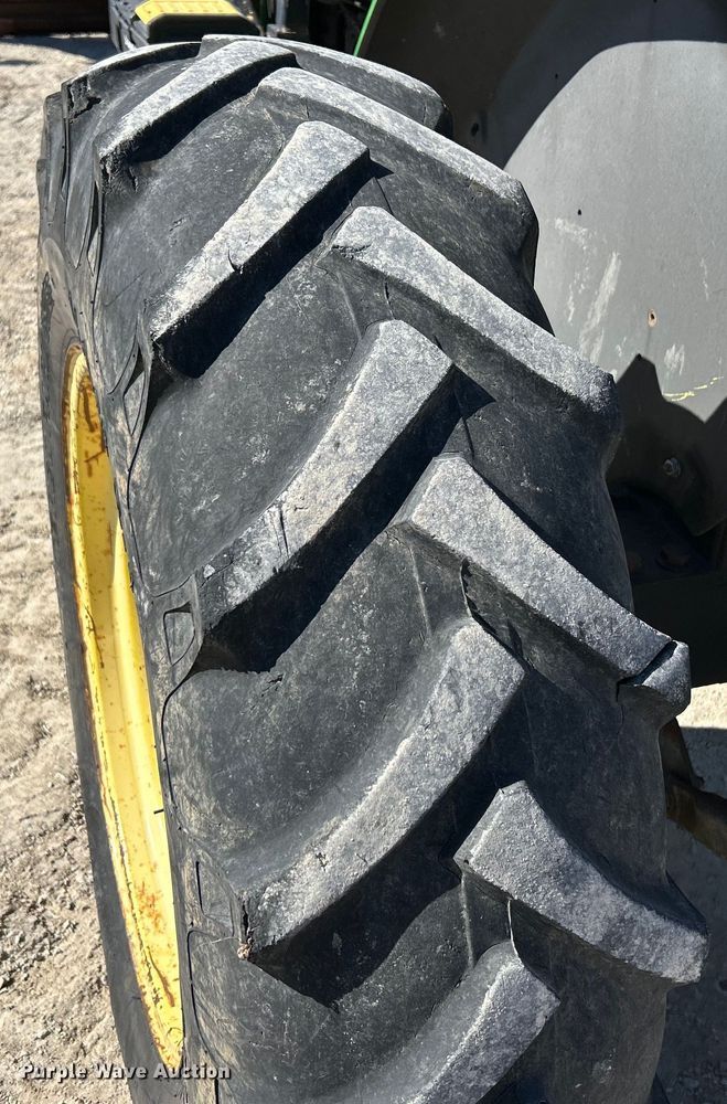 image for item EK4211 2003 John Deere 5220 tractor