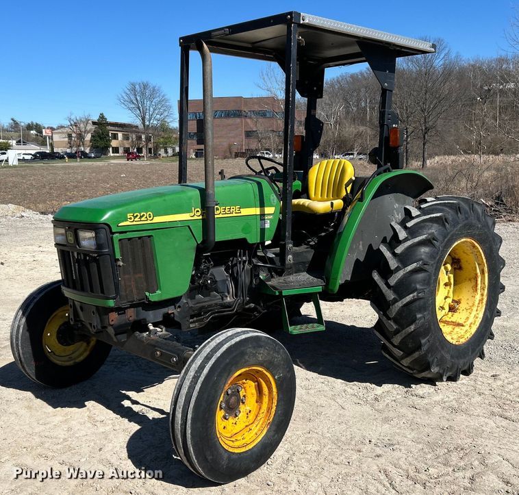 image for item EK4212 2003 John Deere 5220 tractor