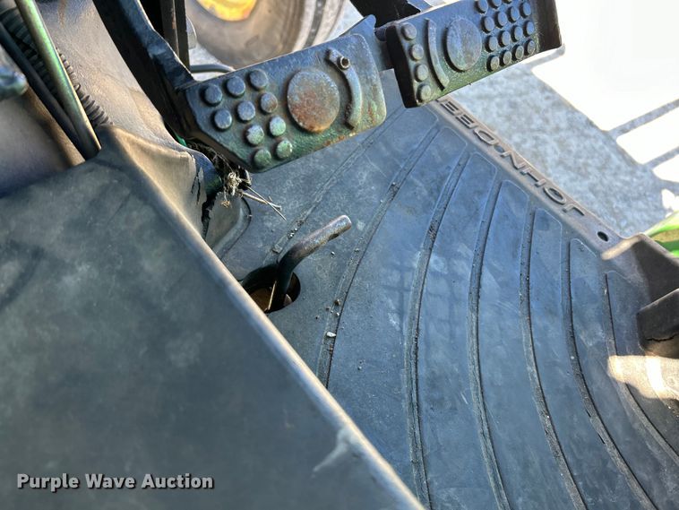 image for item EK4212 2003 John Deere 5220 tractor