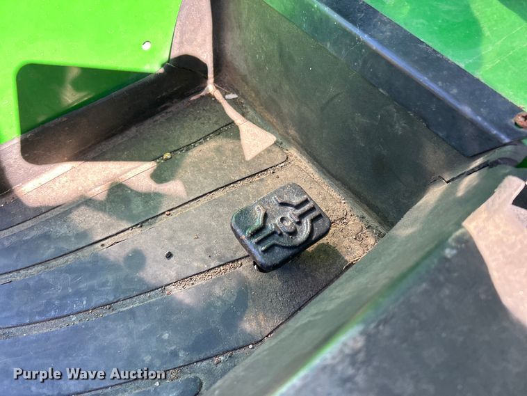 image for item EK4212 2003 John Deere 5220 tractor