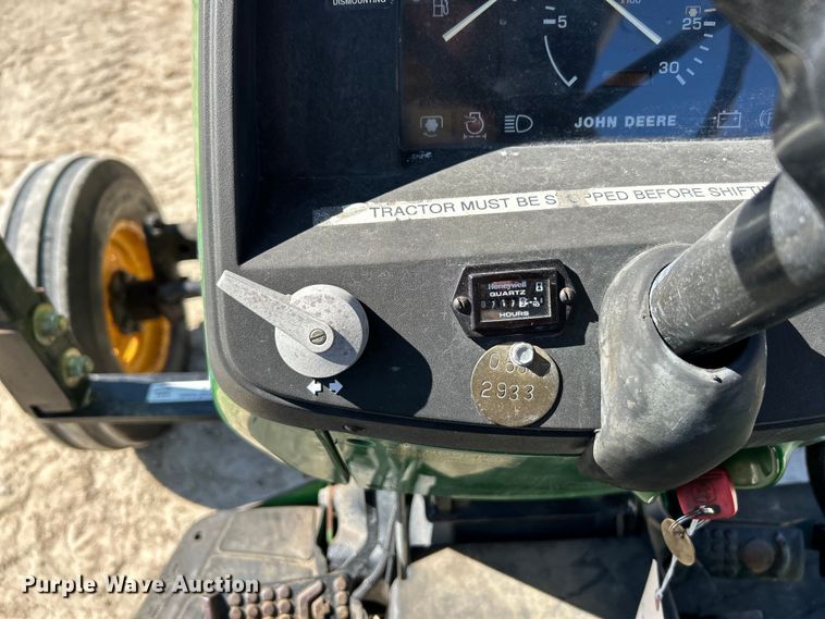 image for item EK4212 2003 John Deere 5220 tractor