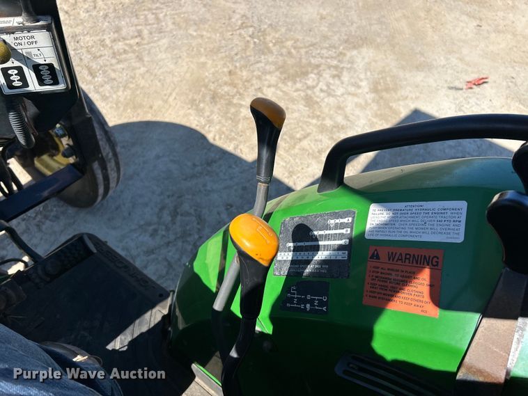 image for item EK4212 2003 John Deere 5220 tractor
