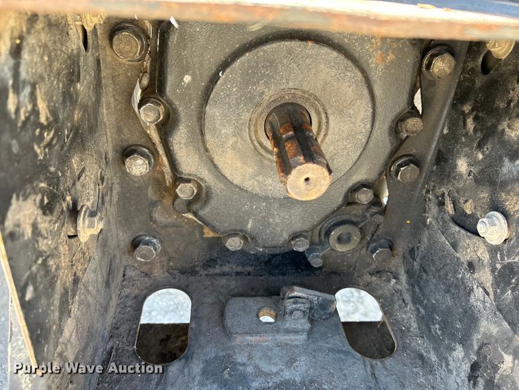 image for item EK4212 2003 John Deere 5220 tractor