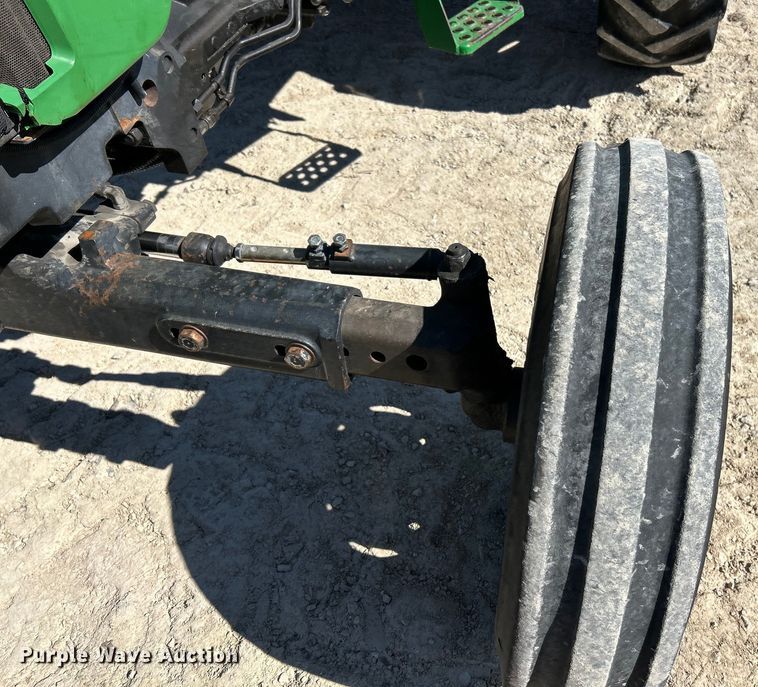 image for item EK4212 2003 John Deere 5220 tractor