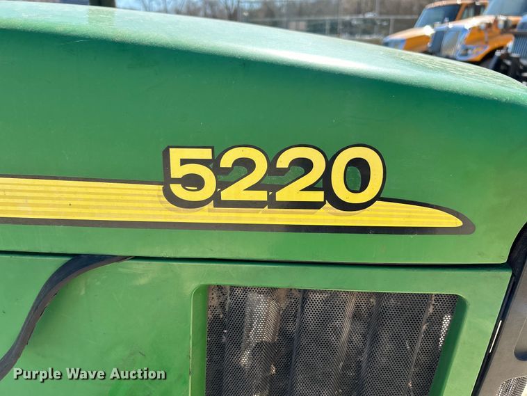 image for item EK4212 2003 John Deere 5220 tractor