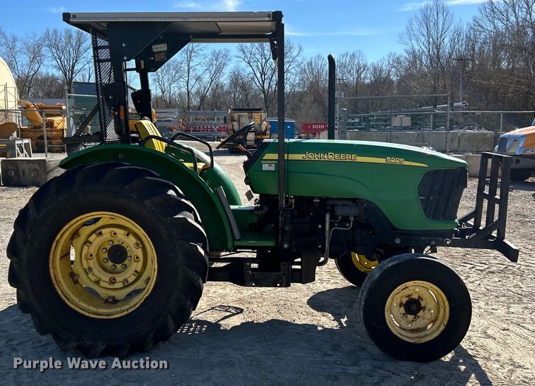 image for item EK4214 John Deere  5225 tractor