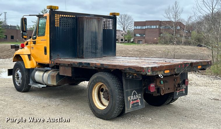 image for item EK4229 2006 International 7400 dump flatbed truck