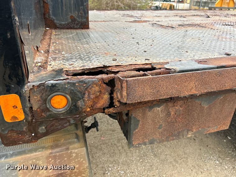 image for item EK4229 2006 International 7400 dump flatbed truck