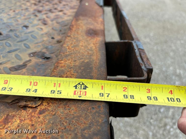 image for item EK4229 2006 International 7400 dump flatbed truck