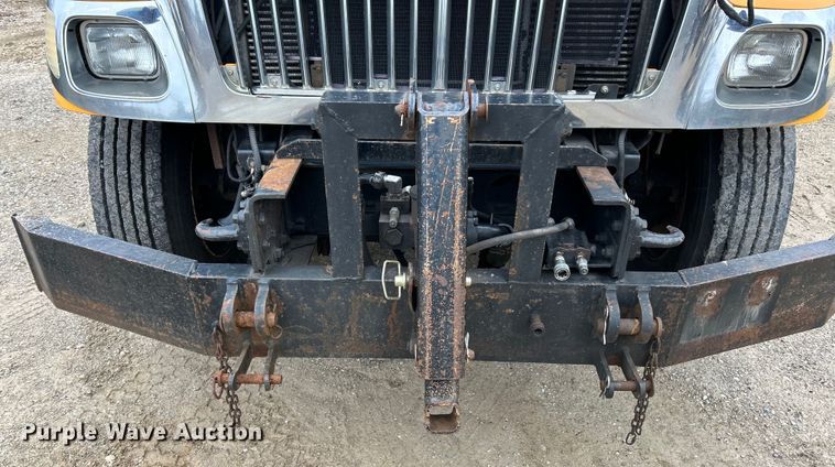 image for item EK4229 2006 International 7400 dump flatbed truck