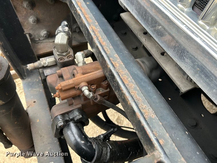 image for item EK4229 2006 International 7400 dump flatbed truck