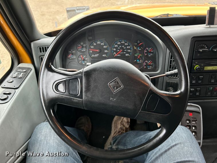 image for item EK4229 2006 International 7400 dump flatbed truck