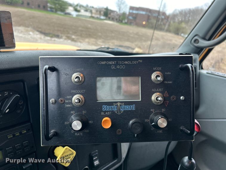 image for item EK4229 2006 International 7400 dump flatbed truck