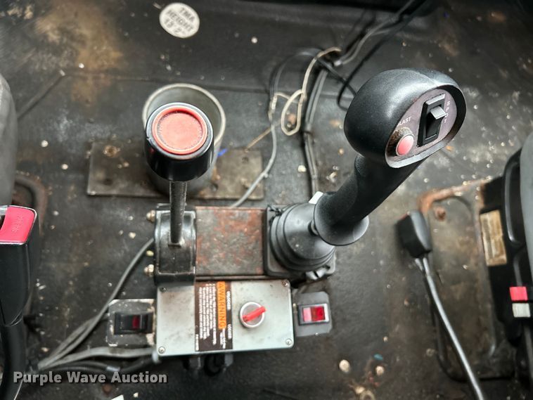 image for item EK4229 2006 International 7400 dump flatbed truck