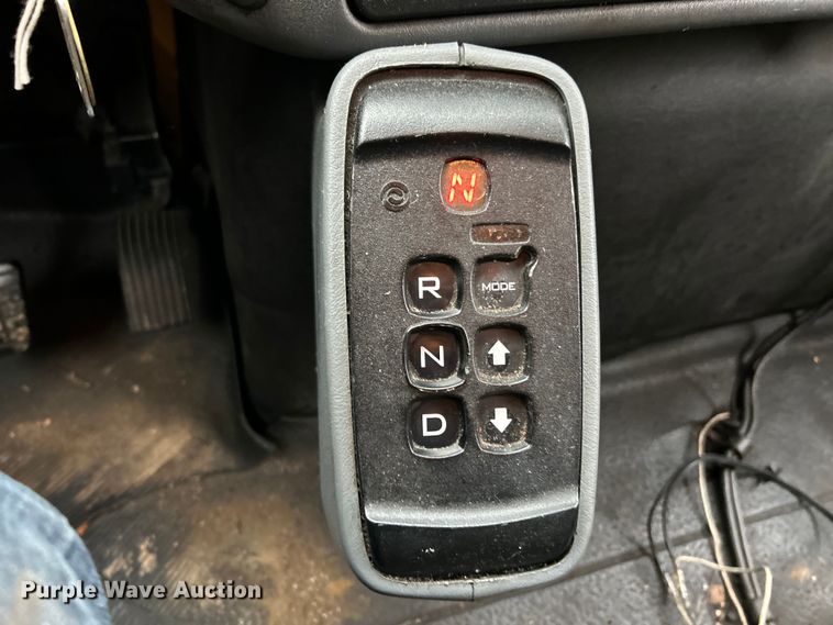 image for item EK4229 2006 International 7400 dump flatbed truck