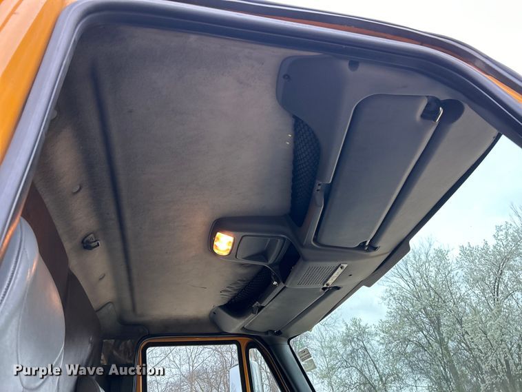 image for item EK4229 2006 International 7400 dump flatbed truck