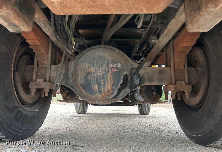 image for item EK4229 2006 International 7400 dump flatbed truck