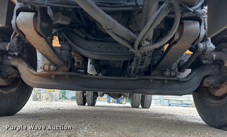 image for item EK4229 2006 International 7400 dump flatbed truck