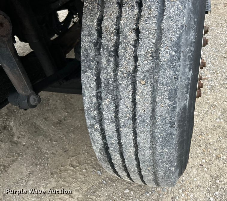 image for item EK4229 2006 International 7400 dump flatbed truck