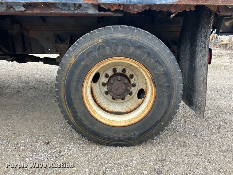 image for item EK4229 2006 International 7400 dump flatbed truck