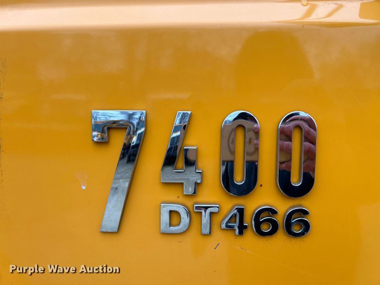 image for item EK4229 2006 International 7400 dump flatbed truck