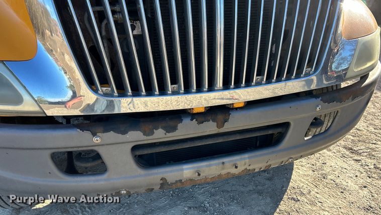 image for item EK4230 2004 International 4300 utility / service truck