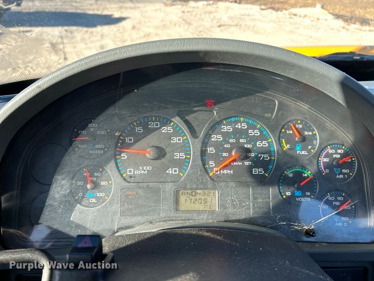 image for item EK4230 2004 International 4300 utility / service truck