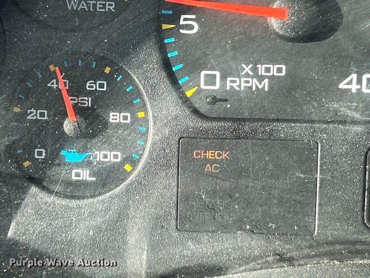 image for item EK4230 2004 International 4300 utility / service truck